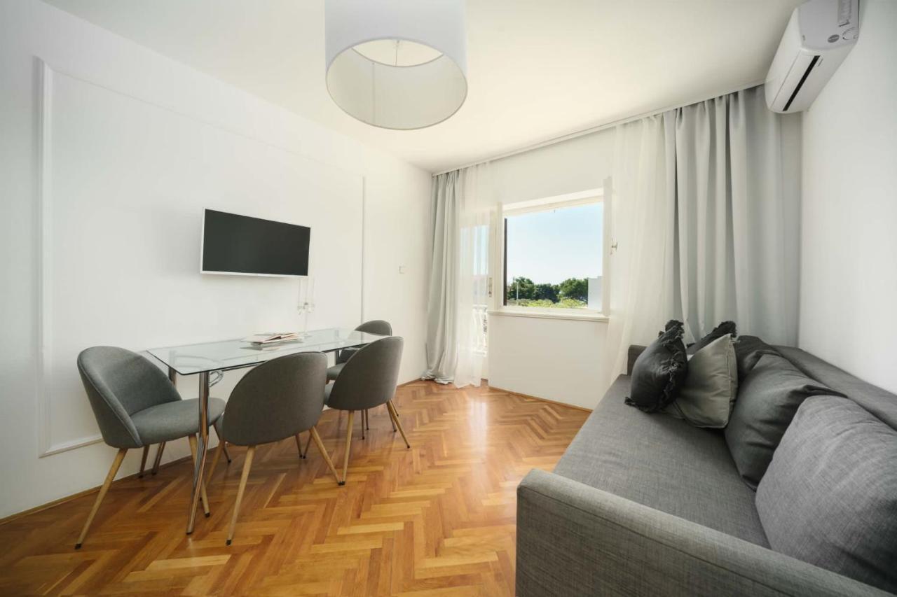 Apartments And Room Anka Vodice Kültér fotó